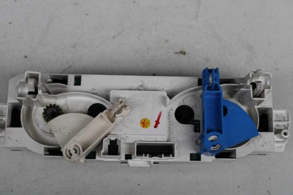 BOUTON DE CHAUFFAGE RENAULT MEGANE 2009-2015 - Vue 2